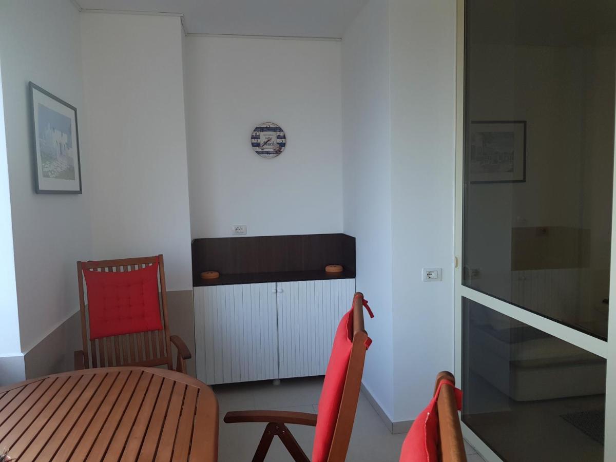 M&I Beach Apartment With Sea View ドゥラス エクステリア 写真