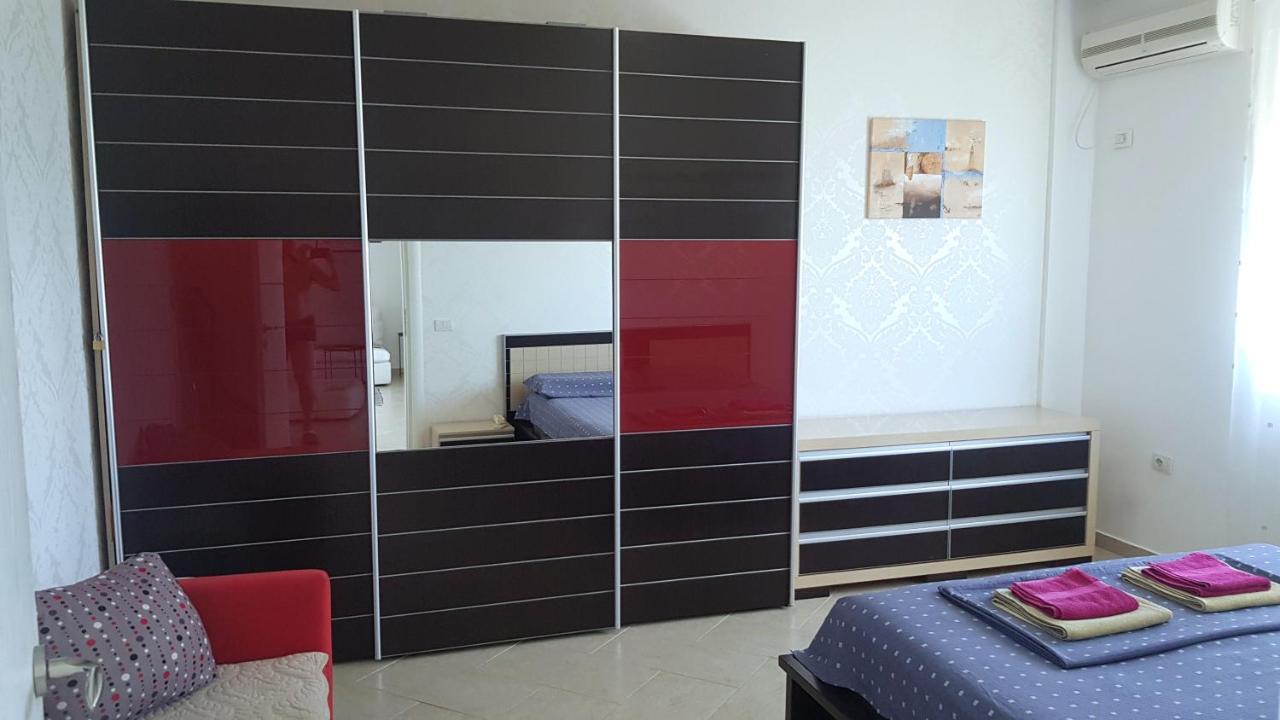 M&I Beach Apartment With Sea View ドゥラス エクステリア 写真