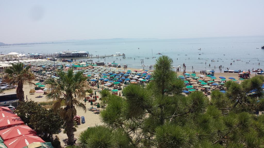 M&I Beach Apartment With Sea View ドゥラス エクステリア 写真