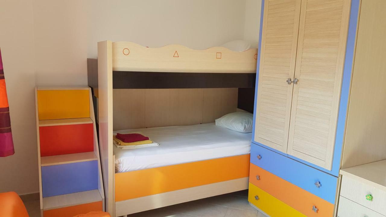 M&I Beach Apartment With Sea View ドゥラス エクステリア 写真